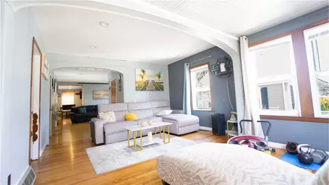 16 Pembroke Ave, Pawtucket, RI 02860