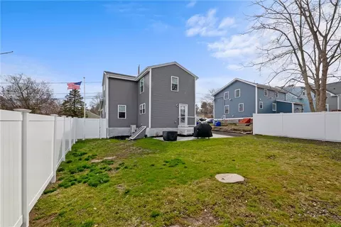 Exterior - 37 Parker Ave, Warren, RI 02885 photo 7 of 7