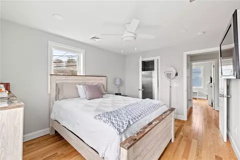 Bedroom - 37 Parker Ave, Warren, RI 02885 photo 4 of 6