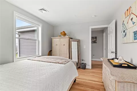 Bedroom - 37 Parker Ave, Warren, RI 02885 photo 6 of 6