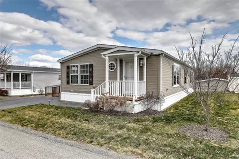 40 Lewis Farm Rd, East Greenwich, RI 02818