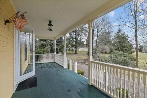 Exterior - 593 Main St, South Kingstown, RI 02879 photo 2 of 12