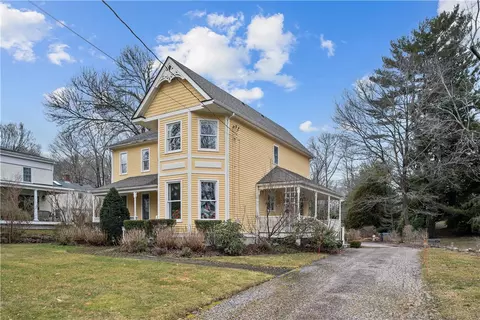 Exterior - 593 Main St, South Kingstown, RI 02879 photo 10 of 12