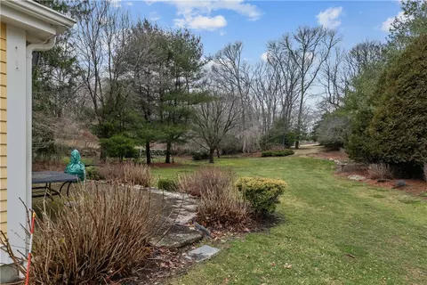 Exterior - 593 Main St, South Kingstown, RI 02879 photo 7 of 12