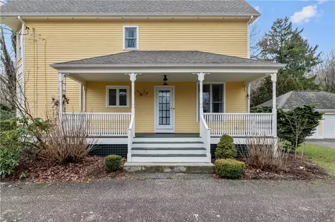 Exterior - 593 Main St, South Kingstown, RI 02879 photo 5 of 12