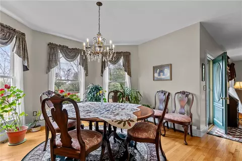 Dining - 593 Main St, South Kingstown, RI 02879 photo 1 of 5