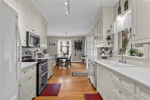 Kitchen - 593 Main St, South Kingstown, RI 02879 photo 1 of 5