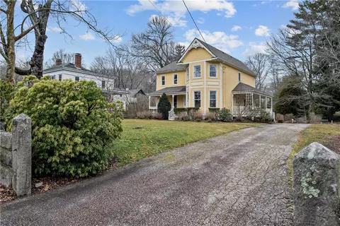 Exterior - 593 Main St, South Kingstown, RI 02879 photo 11 of 12