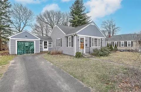 16 Elkland Rd, Warwick, RI 02886