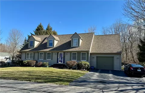 19 Village Way, North Smithfield, RI 02896