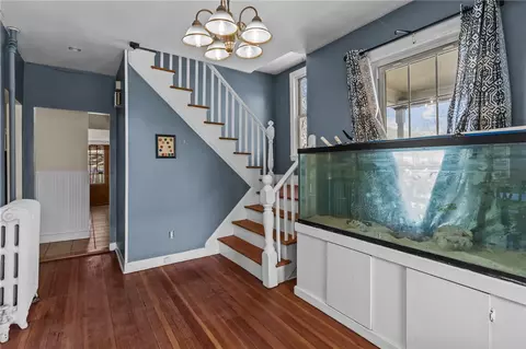 Entry Way - 531 Winter St, Woonsocket, RI 02895 photo 2 of 6