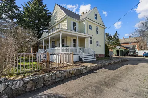 531 Winter St, Woonsocket, RI 02895