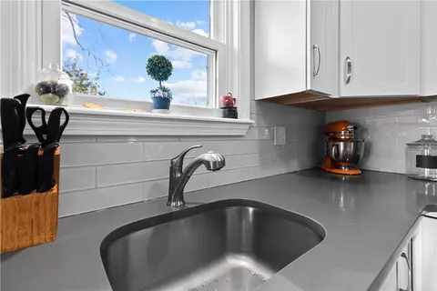 36 Galant Dr, Warwick, RI 02886 photo 6