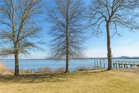 2 Riptide Dr, North Kingstown, RI 02874 photo 5
