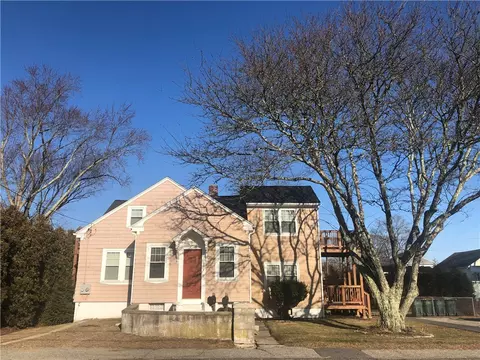 151 Old County Rd, Smithfield, RI 02917