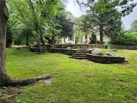 318 Post Rd, Westerly, RI 02891 photo 1