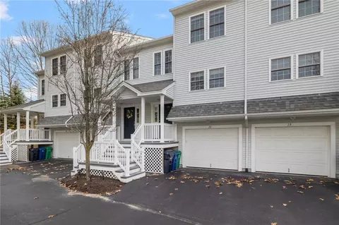 881 Greenwich Ave #22, Warwick, RI 02886