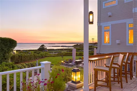 599 Ocean Ave, Newport, RI 02840