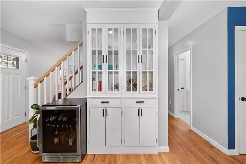 Entry Way - 2 Sandy Ln, Westerly, RI 02891 photo 1 of 1