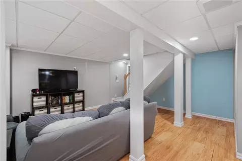Living - 2 Sandy Ln, Westerly, RI 02891 photo 5 of 7
