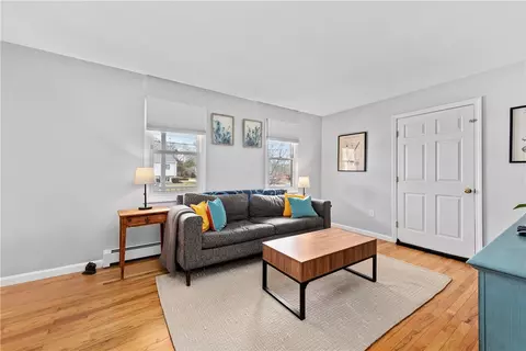 Living - 2 Sandy Ln, Westerly, RI 02891 photo 2 of 7