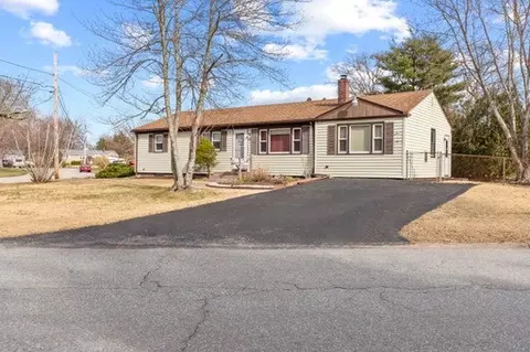67 Sachem Rd, North Kingstown, RI 02852