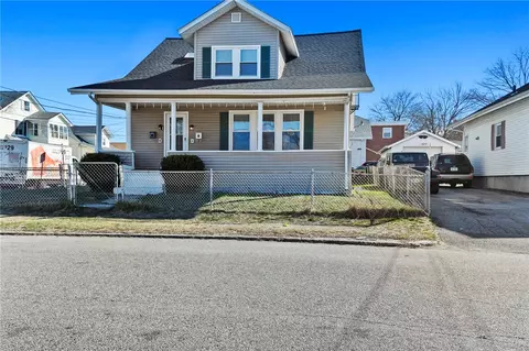 367 Orient Ave, Pawtucket, RI 02861