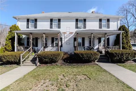 8 Lincoln St, Smithfield, RI 02917