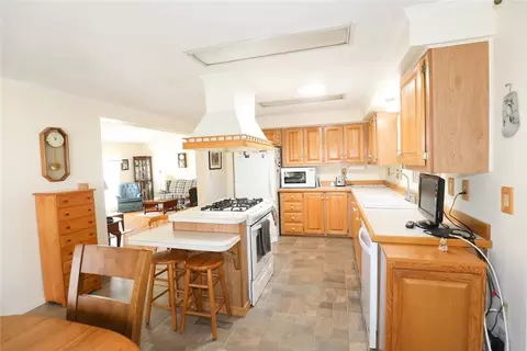 Kitchen - 46 Liena Rose Way, Coventry, RI 02816 photo 4 of 5