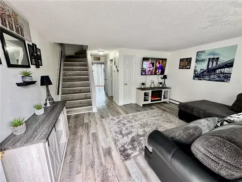 330 Veazie St #7G, Providence, RI 02904