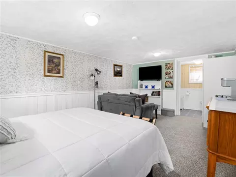 Bedroom - 35 Carnation Dr, Warwick, RI 02886 photo 4 of 4