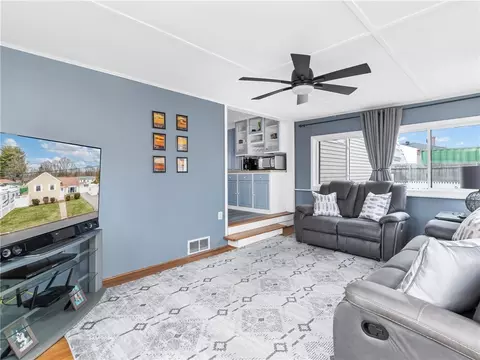 Living - 35 Carnation Dr, Warwick, RI 02886 photo 2 of 2