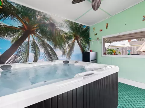 Bath - 35 Carnation Dr, Warwick, RI 02886 photo 3 of 3