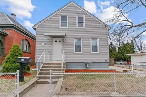 45 Mulberry St, Pawtucket, RI 02860
