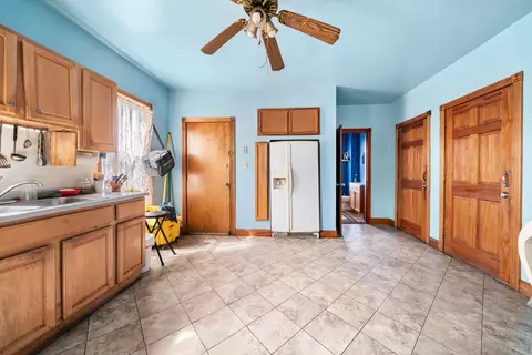 22 Danforth St, Fall River, MA 02720 photo 5