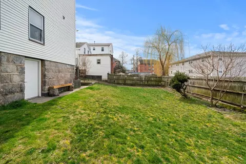 22 Danforth St, Fall River, MA 02720 photo 13
