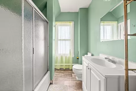 22 Danforth St, Fall River, MA 02720 photo 10