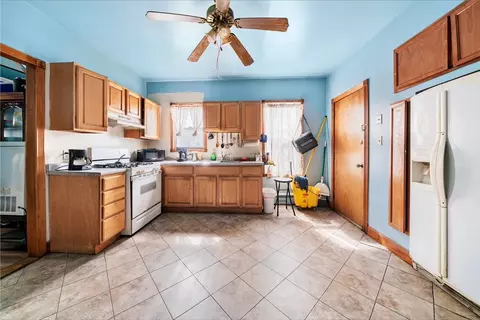 22 Danforth St, Fall River, MA 02720 photo 6
