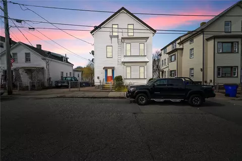 22 Danforth St, Fall River, MA 02720