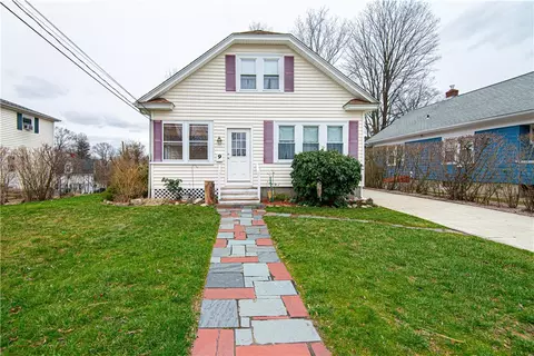 7 East Ave, Lincoln, RI 02865