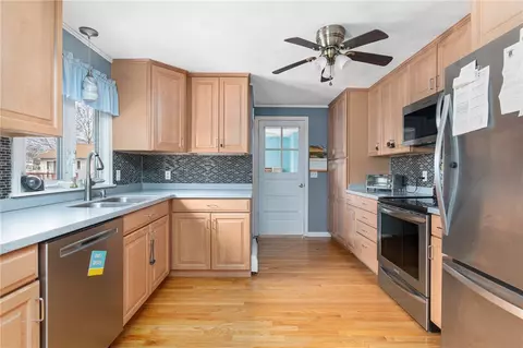 Kitchen - 87 North St, Warwick, RI 02886 photo 2 of 9