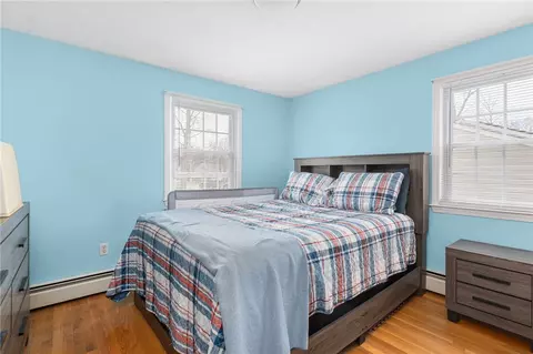 Bedroom - 87 North St, Warwick, RI 02886 photo 4 of 8