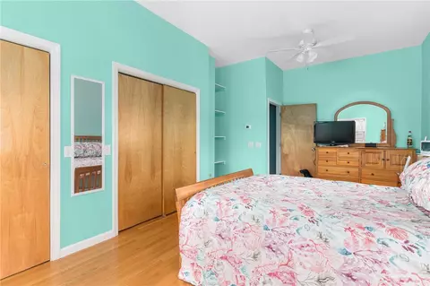 Bedroom - 87 North St, Warwick, RI 02886 photo 3 of 8