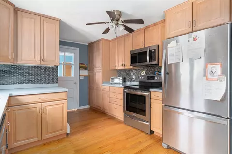 Kitchen - 87 North St, Warwick, RI 02886 photo 3 of 9