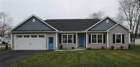 62 Gorton Lake Blvd, Warwick, RI 02886