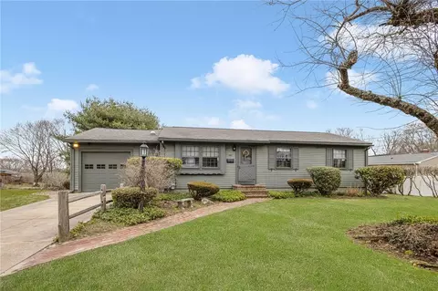 162 Larchmont Rd, Warwick, RI 02886