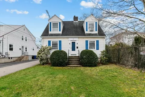 25 Merton Rd, Newport, RI 02840