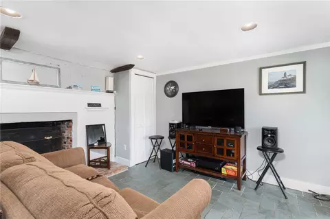 Living - 47 Post Rd, Warwick, RI 02888 photo 4 of 4