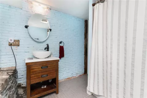 Bath - 47 Post Rd, Warwick, RI 02888 photo 6 of 6