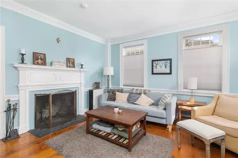 Living - 47 Post Rd, Warwick, RI 02888 photo 3 of 4